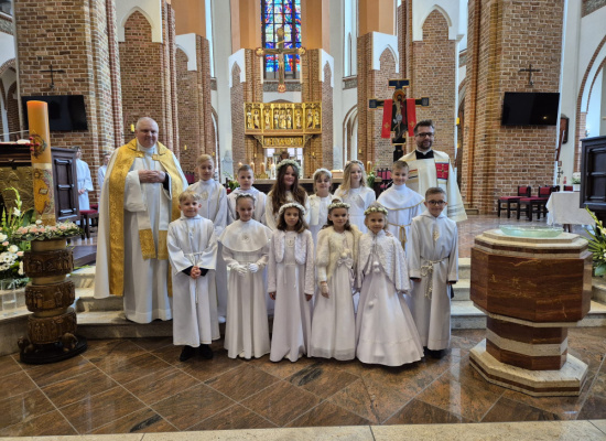 Uroczystość przyjęcia Jezusa w Eucharystii. 