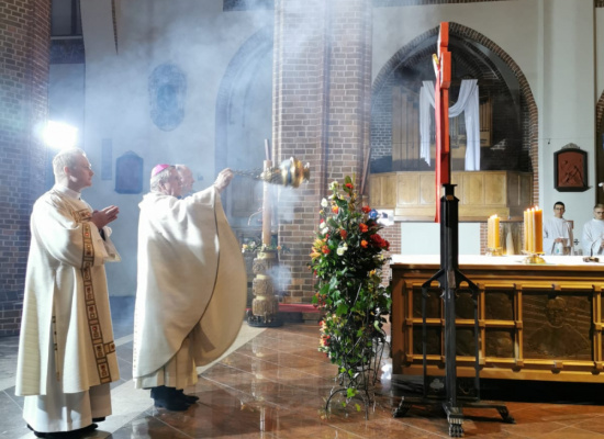 Liturgia Wigilii Paschalnej - ZMARTWYCHWSTANIE!